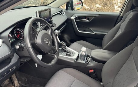 Toyota RAV4, 2021 год, 3 850 000 рублей, 8 фотография