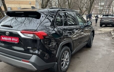 Toyota RAV4, 2021 год, 3 850 000 рублей, 5 фотография