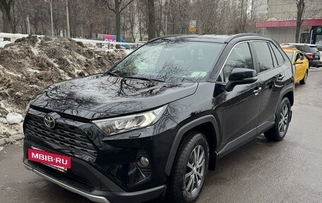 Toyota RAV4, 2021 год, 3 850 000 рублей, 3 фотография