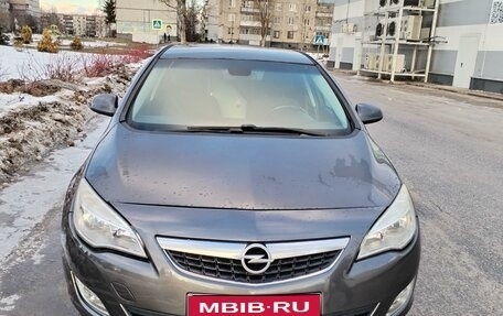 Opel Astra J, 2010 год, 730 000 рублей, 1 фотография