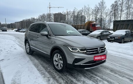 Volkswagen Tiguan II, 2020 год, 3 500 000 рублей, 2 фотография