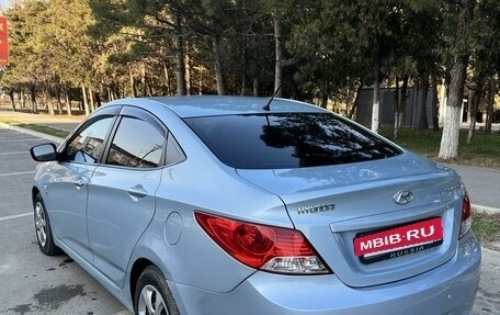 Hyundai Solaris II рестайлинг, 2013 год, 850 000 рублей, 4 фотография