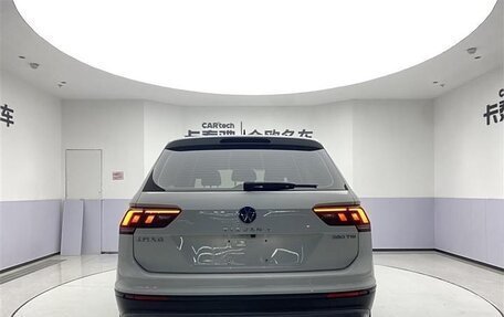 Volkswagen Tiguan II, 2021 год, 2 300 000 рублей, 5 фотография