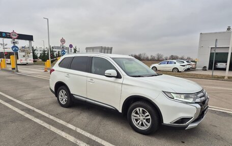 Mitsubishi Outlander III рестайлинг 3, 2015 год, 1 580 000 рублей, 5 фотография