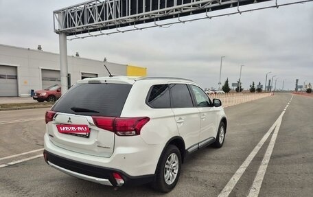 Mitsubishi Outlander III рестайлинг 3, 2015 год, 1 580 000 рублей, 7 фотография