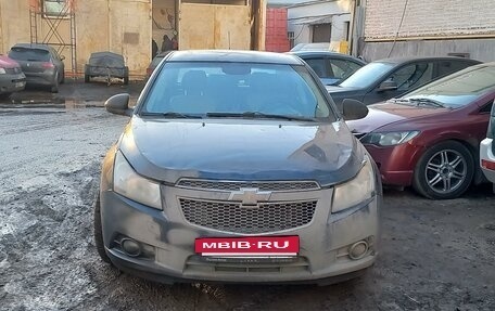 Chevrolet Cruze II, 2010 год, 500 000 рублей, 3 фотография