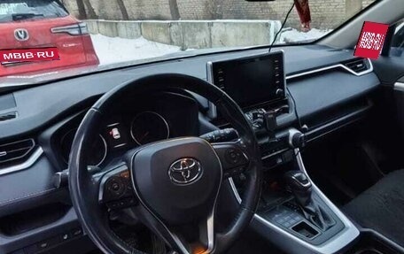 Toyota RAV4, 2020 год, 3 650 000 рублей, 3 фотография