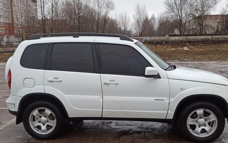 Chevrolet Niva I рестайлинг, 2012 год, 610 000 рублей, 6 фотография