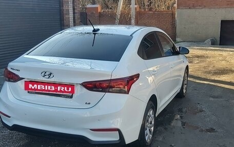 Hyundai Solaris II рестайлинг, 2018 год, 1 500 000 рублей, 3 фотография