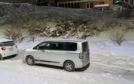 Toyota Voxy II, 2008 год, 1 280 000 рублей, 3 фотография