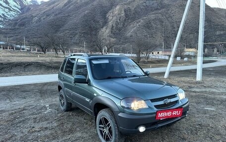 Chevrolet Niva I рестайлинг, 2015 год, 757 000 рублей, 4 фотография