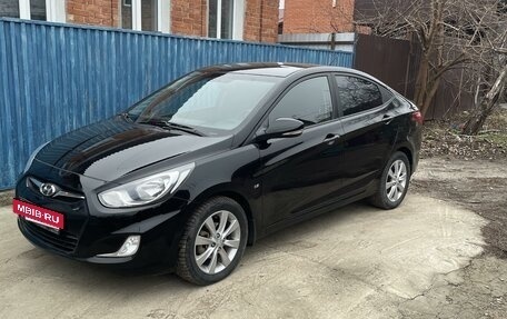 Hyundai Solaris II рестайлинг, 2012 год, 1 150 000 рублей, 2 фотография