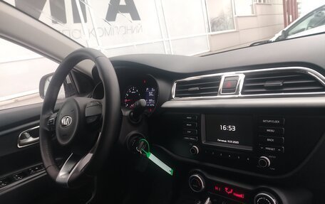 KIA Rio IV, 2017 год, 1 297 000 рублей, 6 фотография