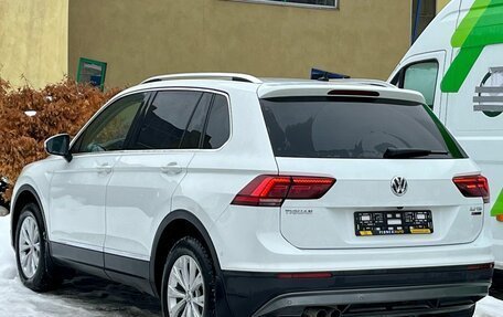 Volkswagen Tiguan II, 2017 год, 3 000 000 рублей, 6 фотография