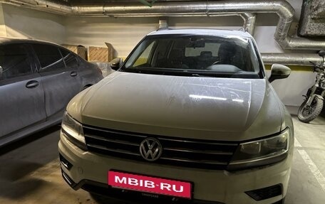 Volkswagen Tiguan II, 2019 год, 3 450 000 рублей, 2 фотография