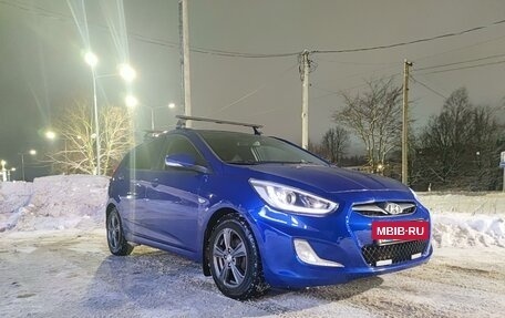 Hyundai Solaris II рестайлинг, 2011 год, 1 000 000 рублей, 2 фотография