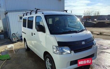 Toyota Town Ace IV, 2010 год, 1 300 000 рублей, 2 фотография