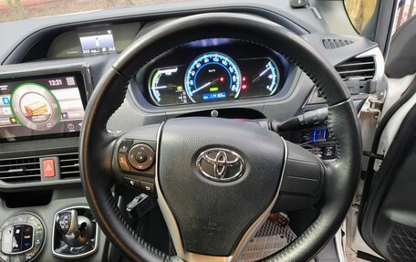 Toyota Voxy III, 2014 год, 2 200 000 рублей, 8 фотография