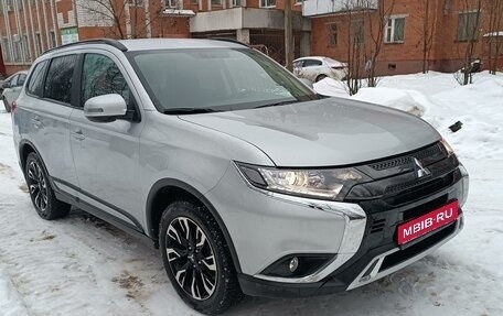 Mitsubishi Outlander III рестайлинг 3, 2022 год, 3 117 000 рублей, 1 фотография