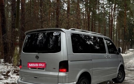 Volkswagen Multivan T5, 2004 год, 1 700 000 рублей, 3 фотография