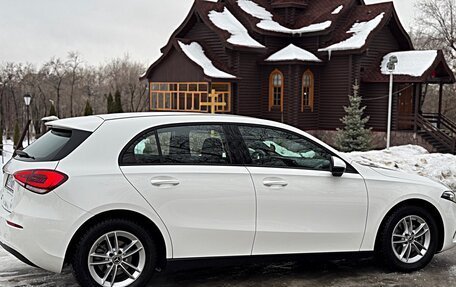 Mercedes-Benz A-Класс, 2019 год, 2 550 000 рублей, 6 фотография