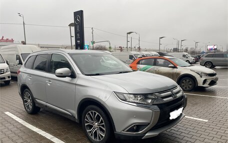 Mitsubishi Outlander III рестайлинг 3, 2016 год, 1 849 000 рублей, 3 фотография