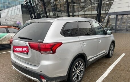 Mitsubishi Outlander III рестайлинг 3, 2016 год, 1 849 000 рублей, 4 фотография