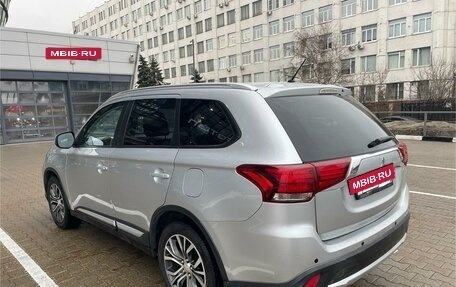 Mitsubishi Outlander III рестайлинг 3, 2016 год, 1 849 000 рублей, 6 фотография