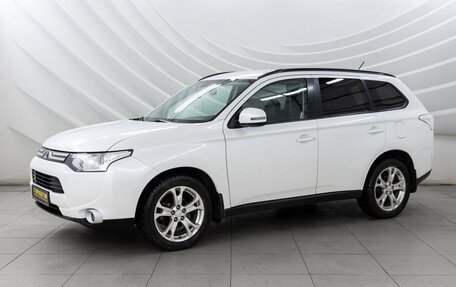 Mitsubishi Outlander III рестайлинг 3, 2013 год, 1 698 000 рублей, 4 фотография