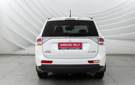 Mitsubishi Outlander III рестайлинг 3, 2013 год, 1 698 000 рублей, 7 фотография