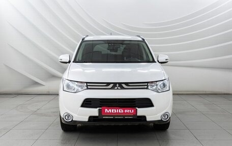 Mitsubishi Outlander III рестайлинг 3, 2013 год, 1 698 000 рублей, 3 фотография