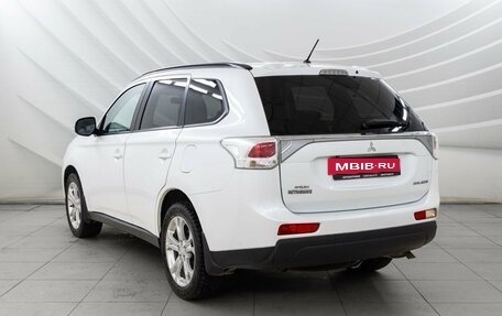 Mitsubishi Outlander III рестайлинг 3, 2013 год, 1 698 000 рублей, 6 фотография