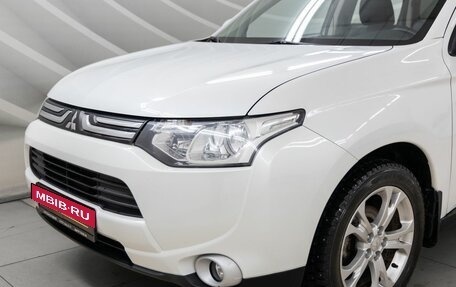 Mitsubishi Outlander III рестайлинг 3, 2013 год, 1 698 000 рублей, 10 фотография