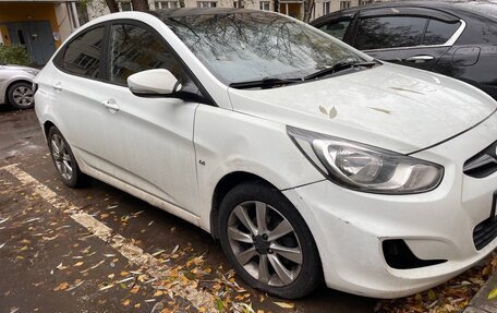 Hyundai Solaris II рестайлинг, 2011 год, 600 000 рублей, 1 фотография