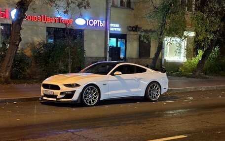 Ford Mustang VI рестайлинг, 2020 год, 5 850 000 рублей, 2 фотография