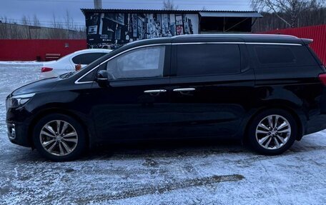 KIA Carnival III, 2016 год, 2 850 000 рублей, 2 фотография