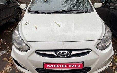 Hyundai Solaris II рестайлинг, 2011 год, 600 000 рублей, 2 фотография