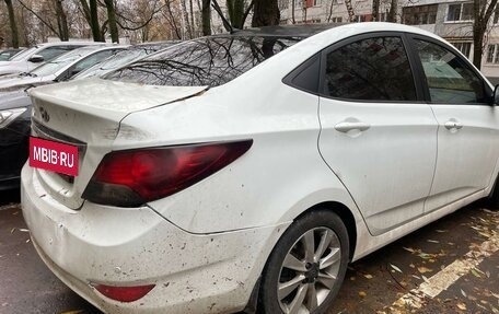 Hyundai Solaris II рестайлинг, 2011 год, 600 000 рублей, 6 фотография