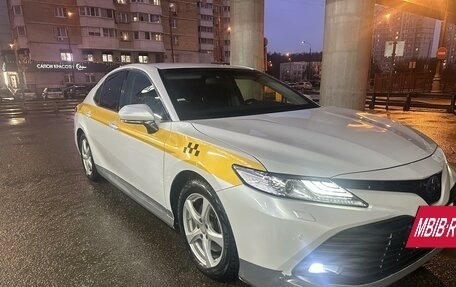 Toyota Camry, 2021 год, 3 450 000 рублей, 2 фотография