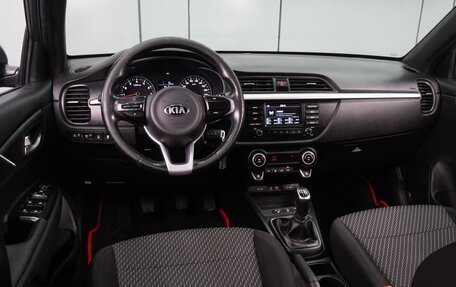 KIA Rio IV, 2018 год, 1 359 000 рублей, 6 фотография