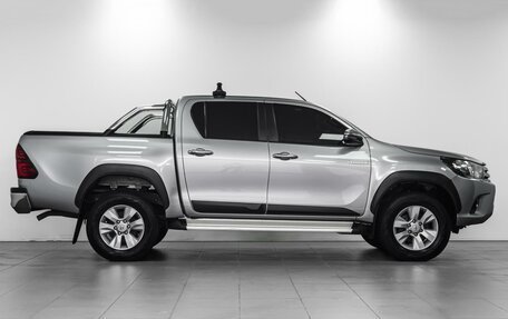 Toyota Hilux VIII, 2017 год, 3 202 000 рублей, 5 фотография