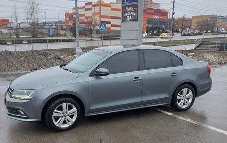 Volkswagen Jetta VI, 2017 год, 1 750 000 рублей, 2 фотография