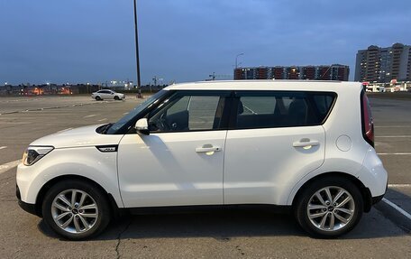 KIA Soul II рестайлинг, 2017 год, 1 750 000 рублей, 3 фотография