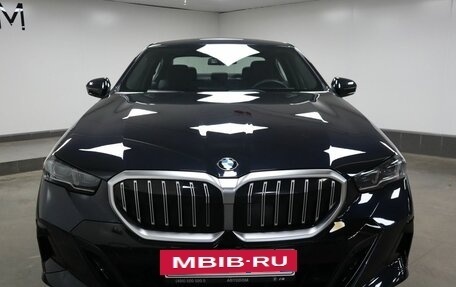 BMW 5 серия, 2023 год, 9 000 000 рублей, 3 фотография