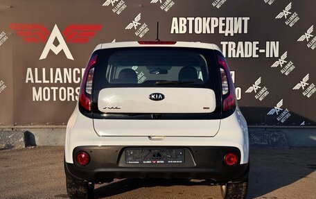 KIA Soul II рестайлинг, 2017 год, 1 605 000 рублей, 6 фотография