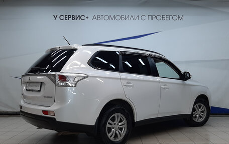 Mitsubishi Outlander III рестайлинг 3, 2013 год, 1 340 000 рублей, 3 фотография