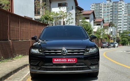 Volkswagen Tiguan II, 2020 год, 2 376 000 рублей, 2 фотография