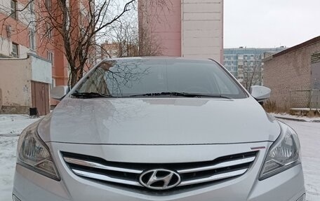 Hyundai Solaris II рестайлинг, 2014 год, 1 400 000 рублей, 11 фотография