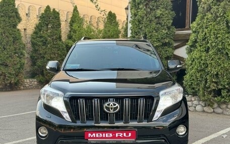 Toyota Land Cruiser Prado 150 рестайлинг 2, 2015 год, 4 850 000 рублей, 6 фотография