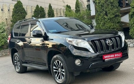 Toyota Land Cruiser Prado 150 рестайлинг 2, 2015 год, 4 850 000 рублей, 13 фотография